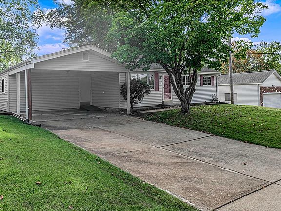 2nd image of 120 Bertrand Dr