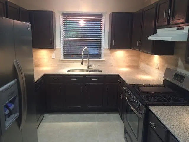 5201 N Miller Ave — Photo 1