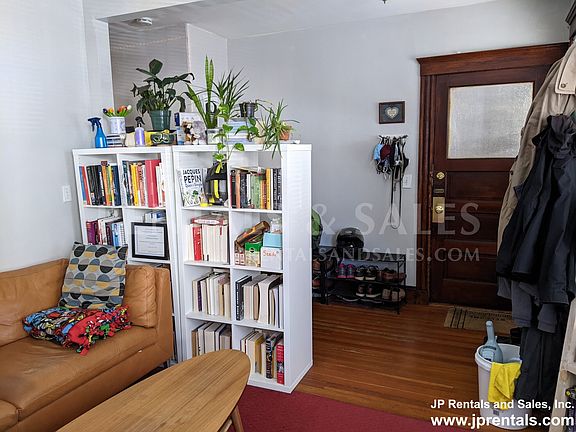 3rd image of 8 Parkton Rd #1