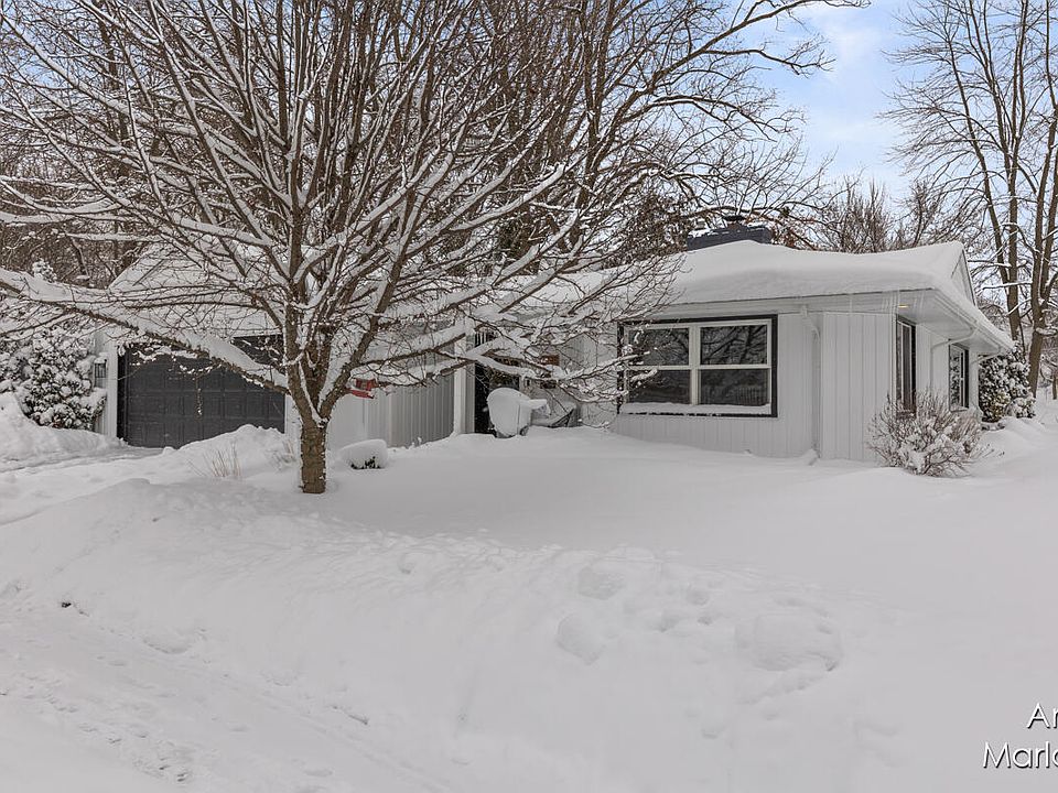 1st image of 2885 Lake Dr SE