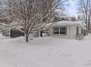 2885 Lake Dr SE, East Grand Rapids, MI 49506
