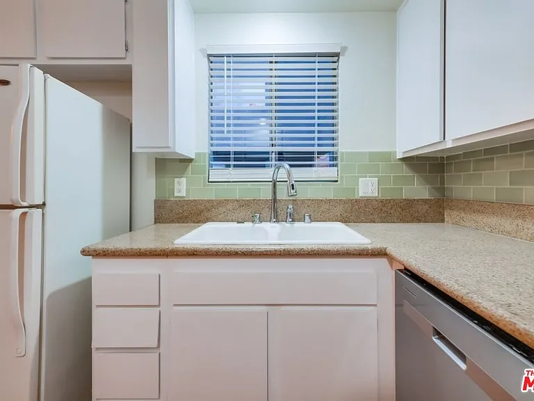 1077 W Kensington Rd #3 — Photo 24