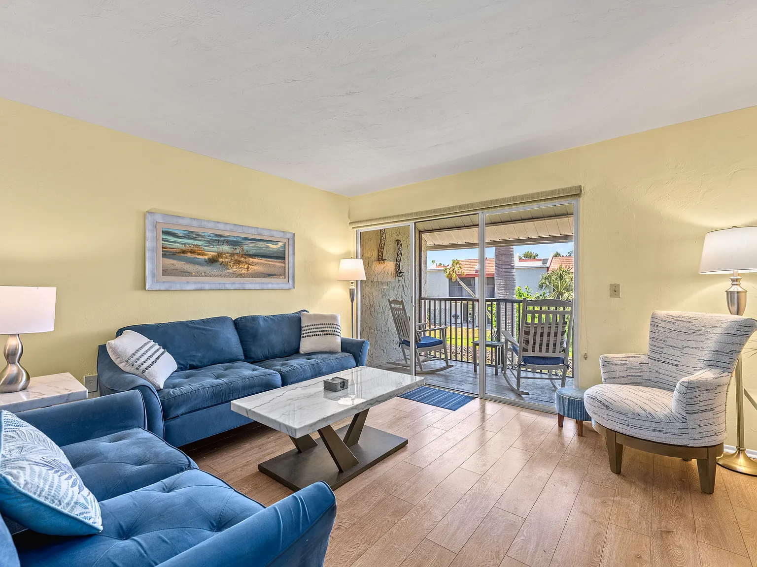 2 bed, 1100 sqft, $6,000 — Photo 3