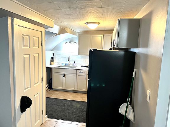 2nd image of 1231 S Kalamazoo Ave #5
