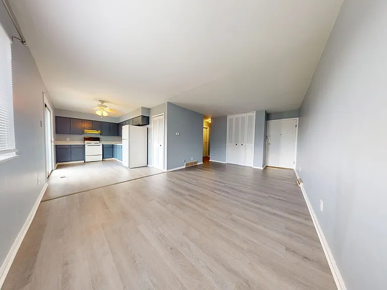 104 Brookwood Way N — Photo 3