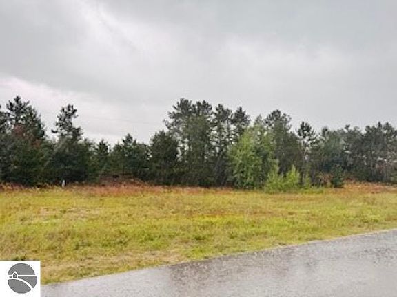 2nd image of 9462 Chippewa Dr #8