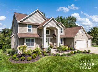 2341 Cascade Pointe Ct SE, Grand Rapids, MI 49546