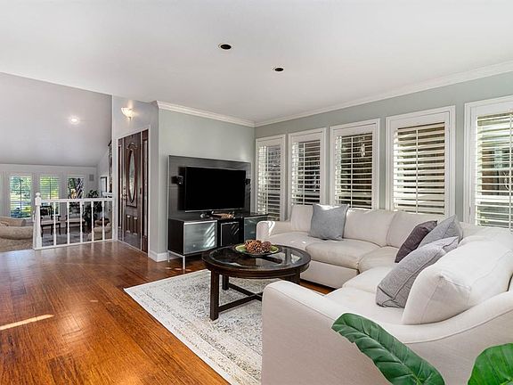 4th image of 2626 Lakehill Ln