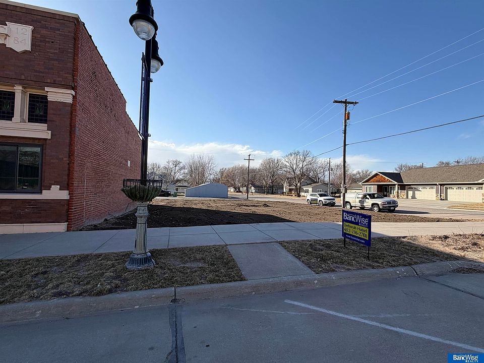 1st image of 132 N 3rd St