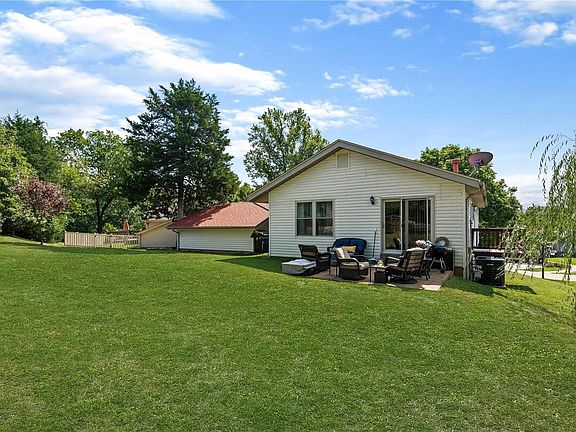 4th image of 109 Hollybush Ct