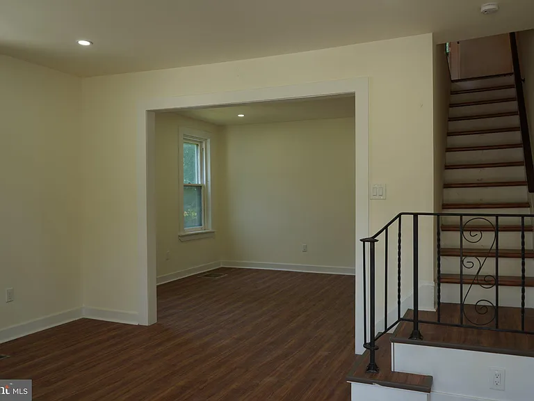 140 S Keswick Ave — Photo 2