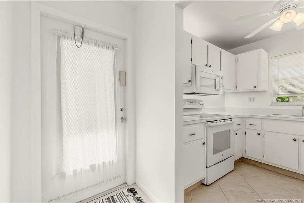 2 bed, 2.0 bath, 1014 sqft, $1,750 — Photo 2