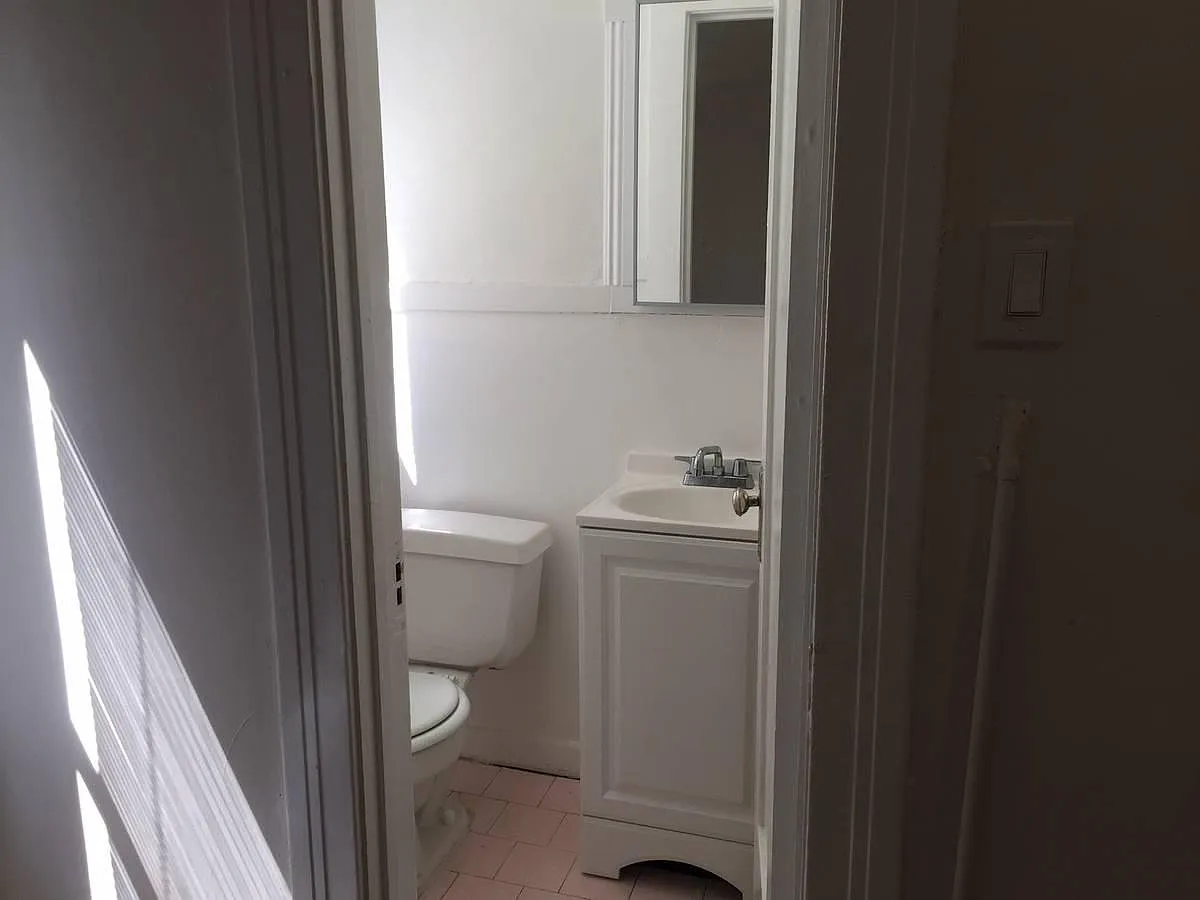 Studio, 300 sqft, $1,245 — Photo 2
