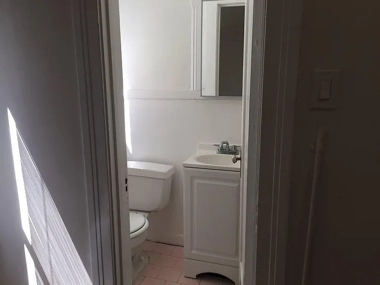 131 S Manhattan Pl #23 — Photo 2