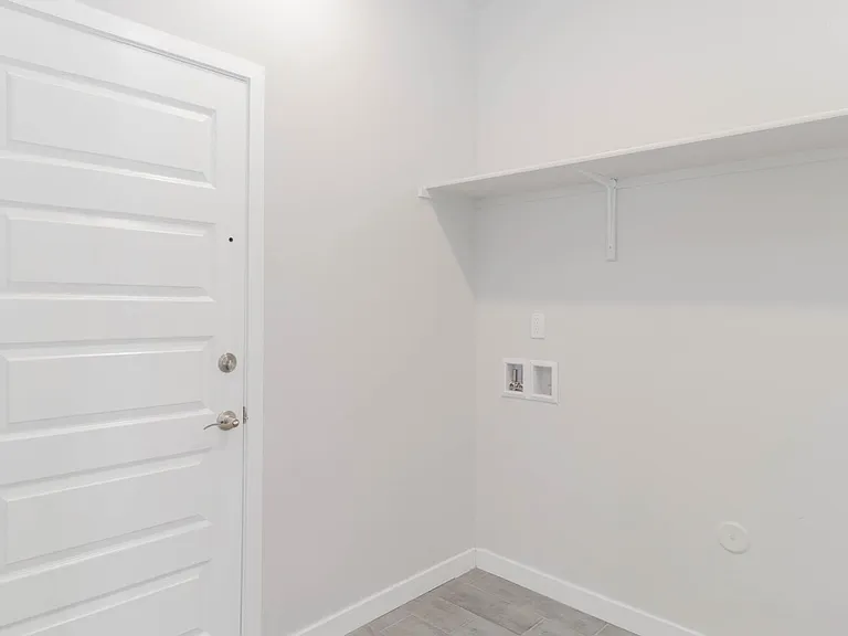 12832 Haxby St — Photo 35