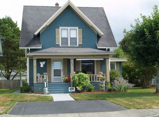 876 4th St, Blaine, WA 98230