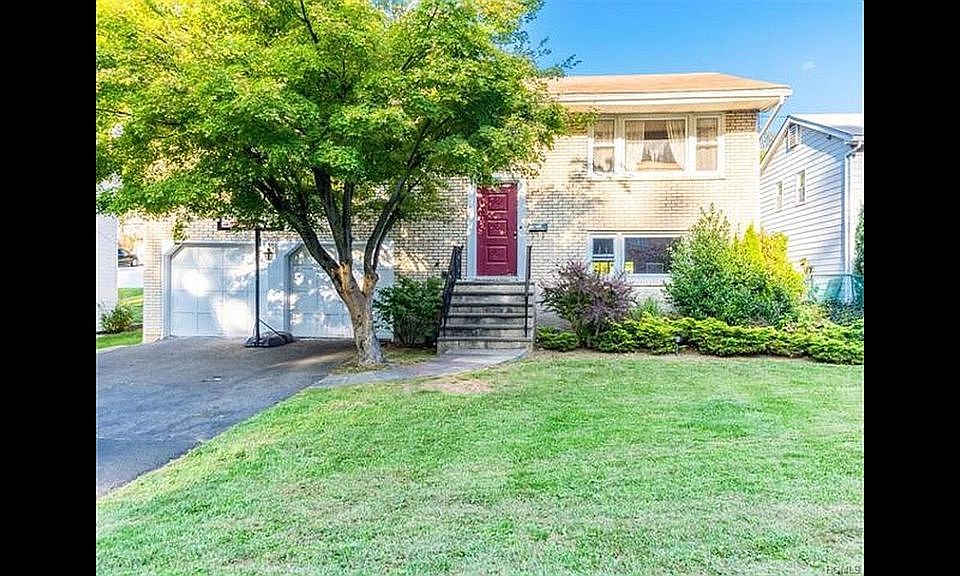 1st image of 16 Lorri Ln