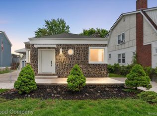 39 W Elza Ave, Hazel Park, MI 48030