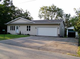 33333 Fairview Ct, Burlington, WI