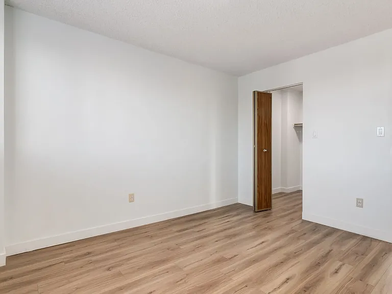 505 56th Ave SW #215 — Photo 16