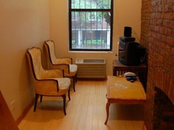 3rd image of 321 W 30th St APT B2