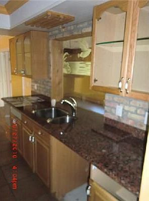 2nd image of 9788 Jonquil Cir S