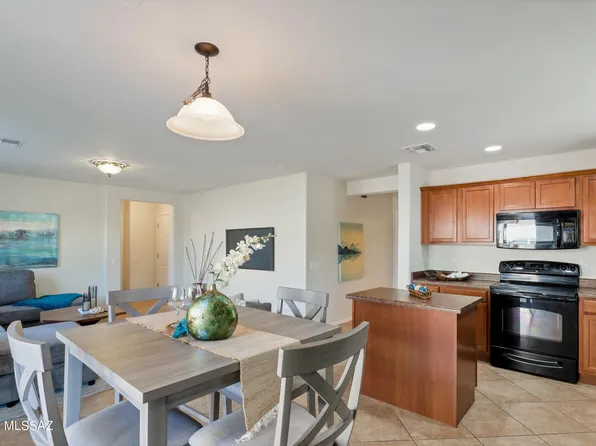 6071 S Hawks Hollow Ct, Tucson, AZ 85747