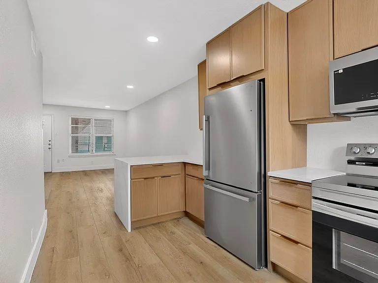 4927 Reiger Ave #213 — Photo 3