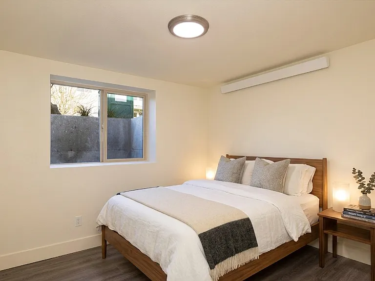 Seattle 3 Bedroom Apartment for Rent | Newly Remodeled Home with In-Unit Washer/Dryer, Private En... — Photo 10