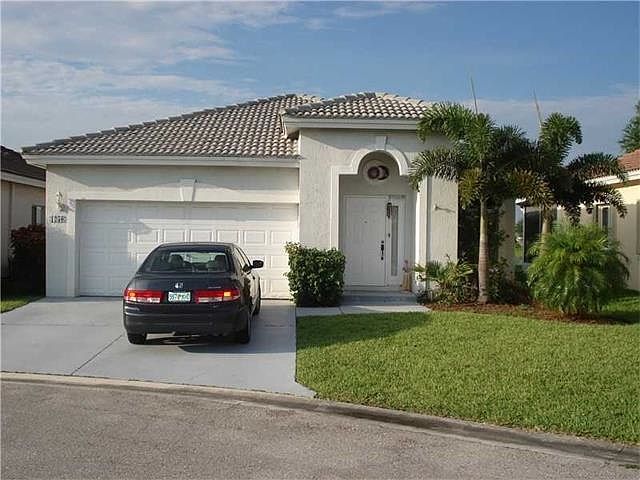 1st image of 1250 SW 44th Ter