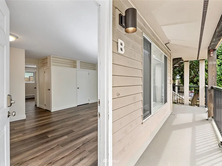 Stroud Apartments — Photo 10