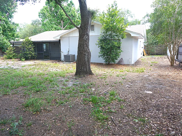 8511 Shady Glen Dr — Photo 24
