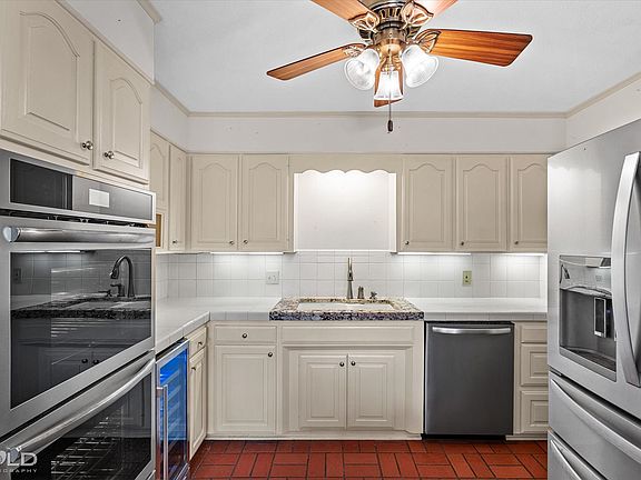 5th image of 203 Kensington Ave
