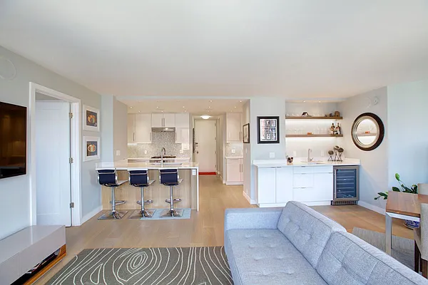 Rented by Yoram Adin, LREB | media 3