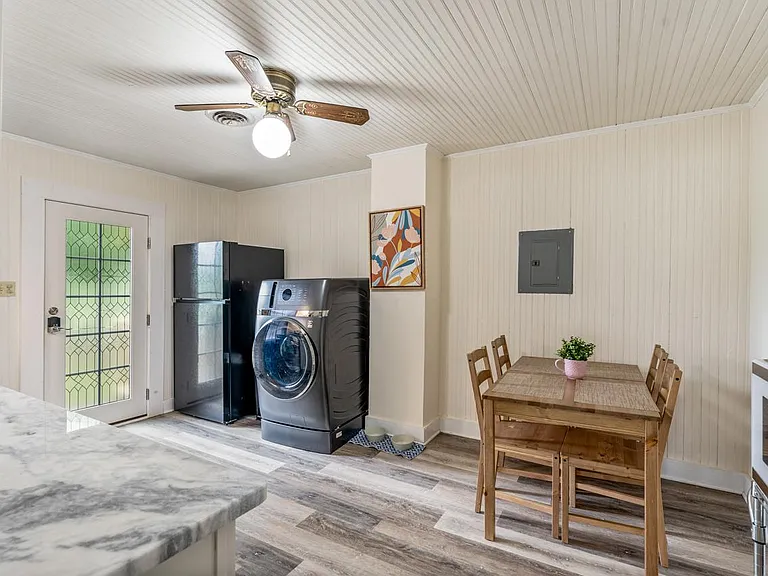 102 Lewis St — Photo 18