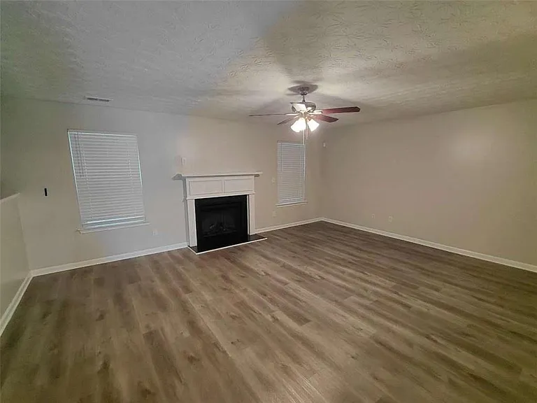5573 Rock Lake Dr — Photo 4