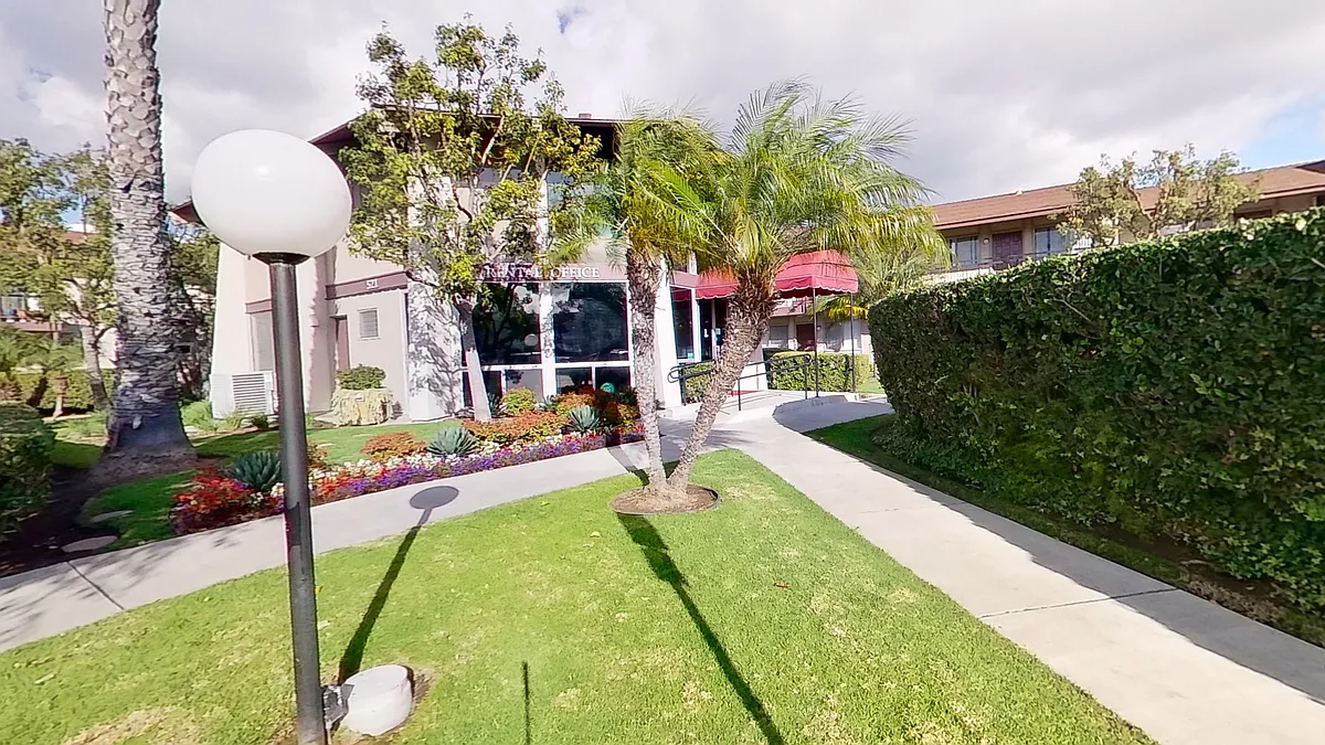 Building Photo - 521 N. Tustin Ave