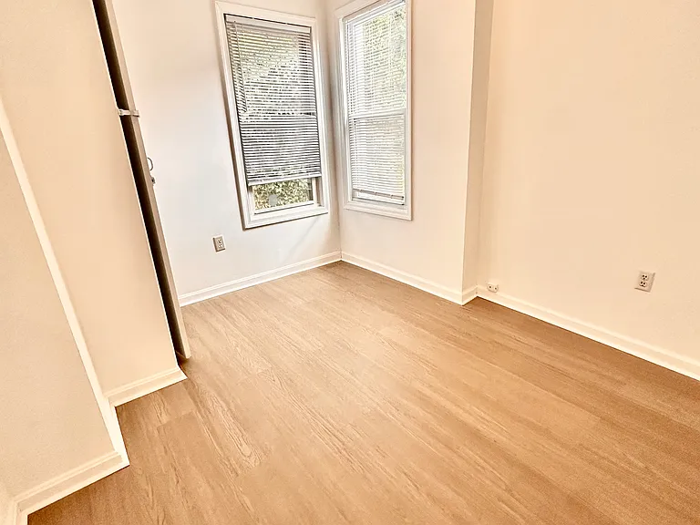 5227 Ridge Ave — Photo 16