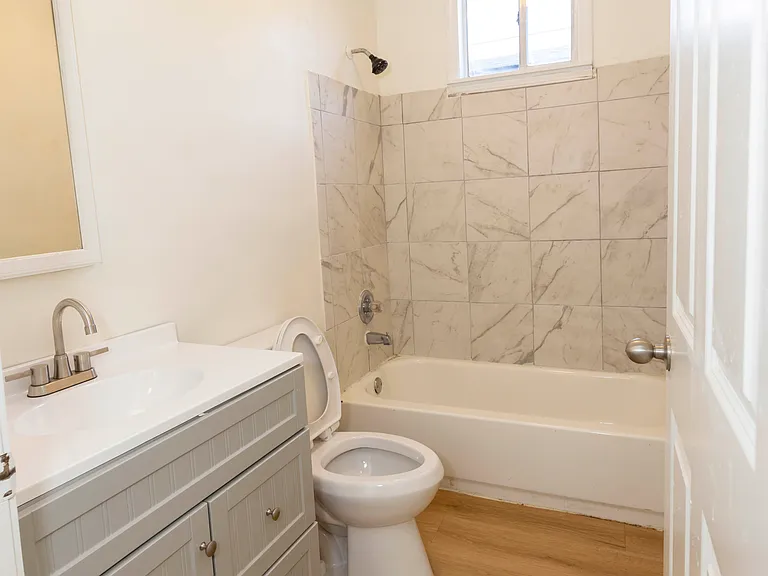 993 Oakview St #101 — Photo 12