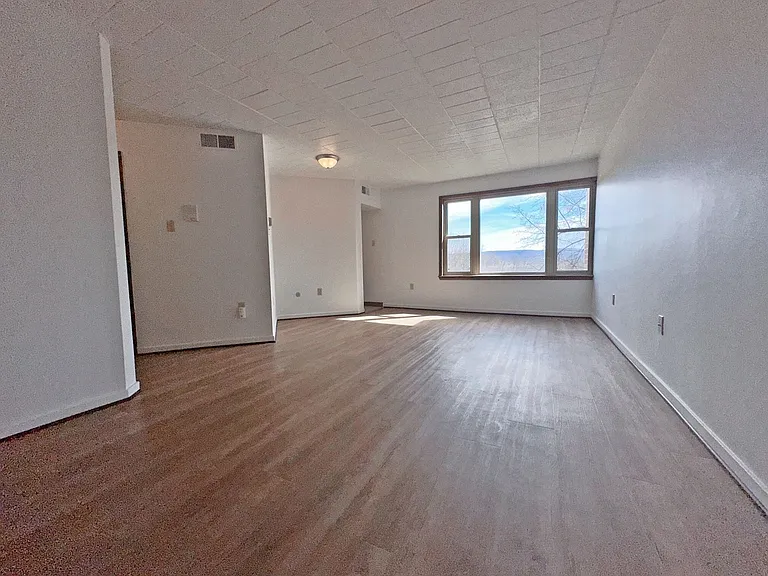 Summit Apartments - Latrobe, PA — Photo 4