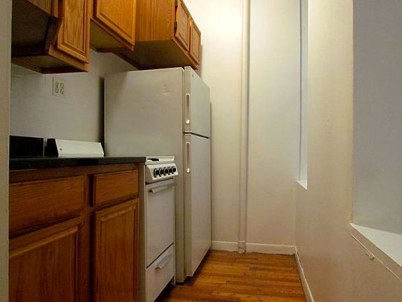 4th image of 19 Cleveland Pl APT 1C
