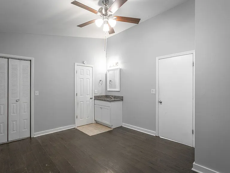 100 Creeks Bend Dr — Photo 15