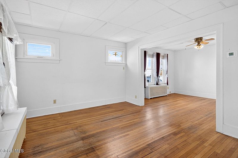 4th image of 53 Fleetwood Avenue