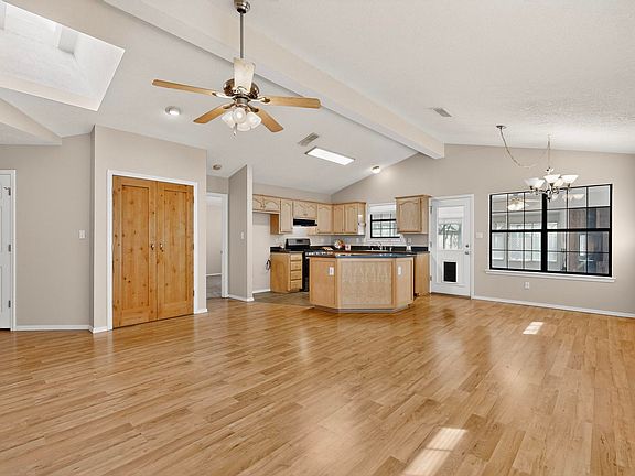 5th image of 6944 Forest Hills Dr NE