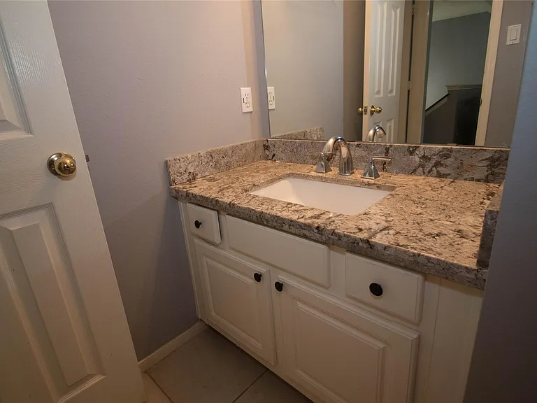 310 Cheddington Dr — Photo 20