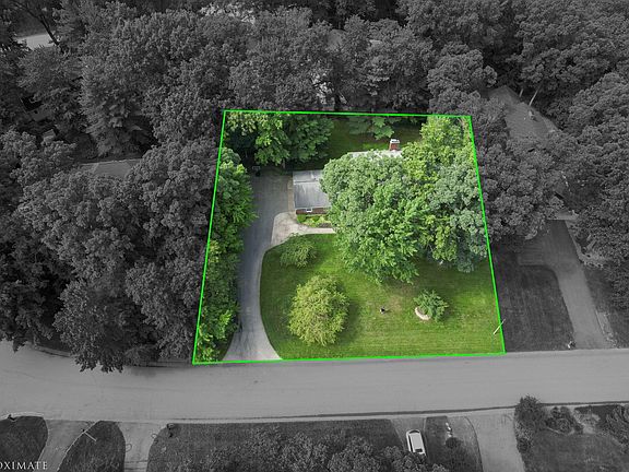 5th image of 2537 Shadowbrook Dr SE
