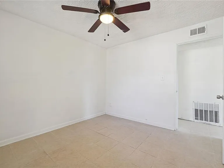 324 Brooks Ave #B — Photo 17