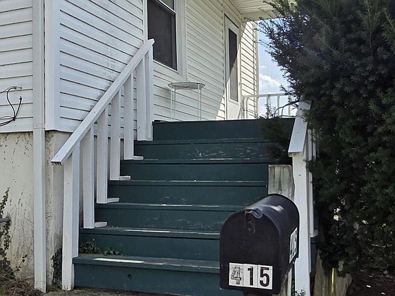 3rd image of 415 N Randolph St