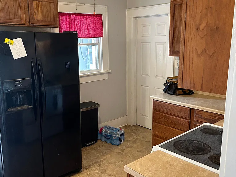 1217 Peach St — Photo 4