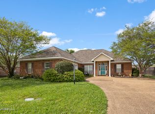 2120 Crossbridge Blvd, Byram, MS 39272